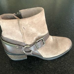 Cute ankle boots with a cowgirl flair